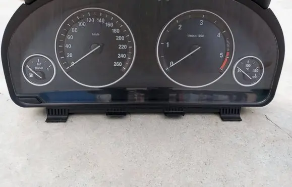 BMW 5 F10 F11 Speedometer (instrument cluster) 9249345 924934501 1044663