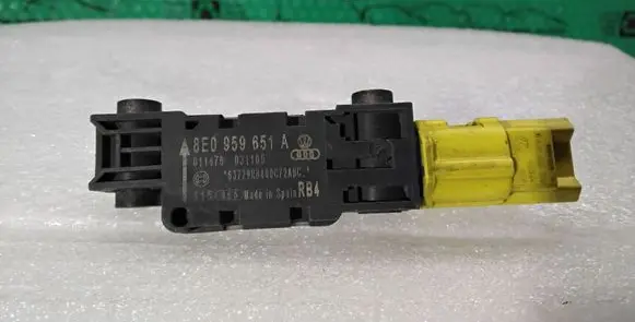 Audi A4 S4 B7 8E 8H Airbag deployment crash/impact sensor 8E0959651A