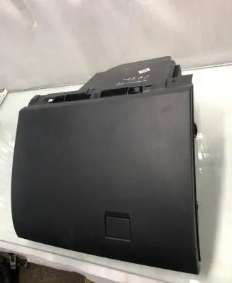 Citroen C4 III e-C4 Glove box