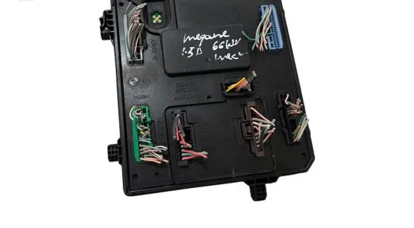 Renault Megane III Comfort/convenience module 284B13297R S180098201