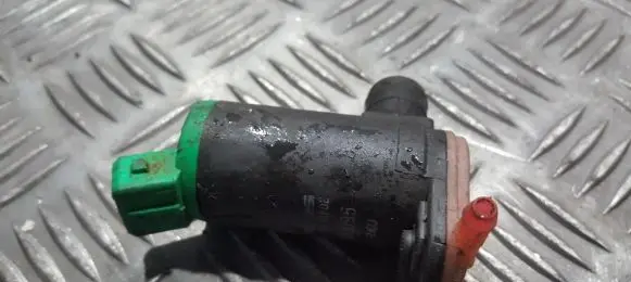 Peugeot 206 Windscreen/windshield washer pump 90095