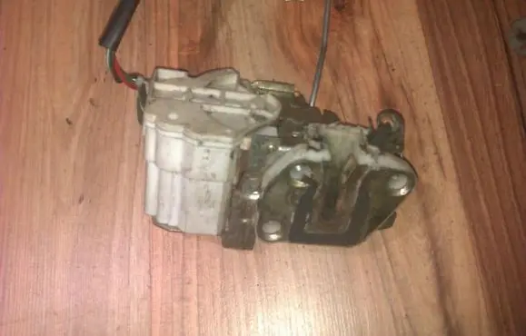 Ford Probe Front door lock