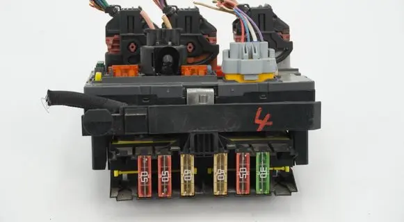 Peugeot 308 BSM Control unit 9664706380