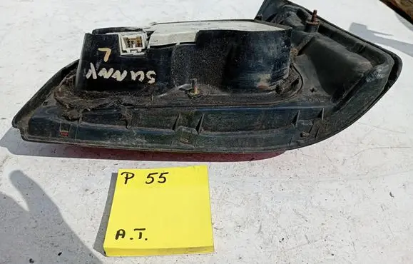 Nissan Sunny Rear/tail lights 989565656