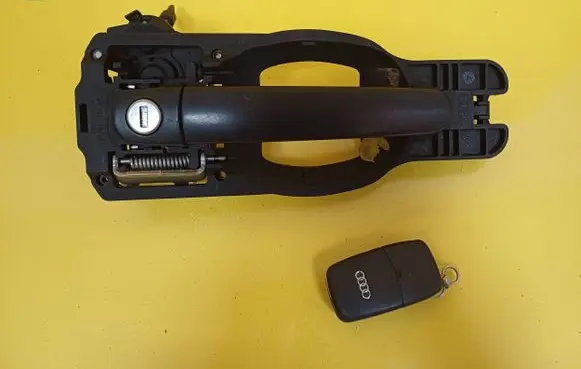 Audi A2 Front door exterior handle 153352010
