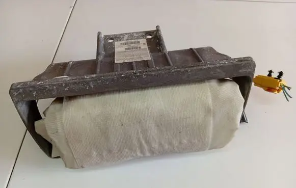 Chrysler Voyager Passenger airbag P04680889AE