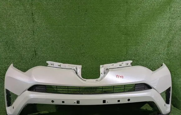 Toyota RAV 4 (XA40) Front bumper