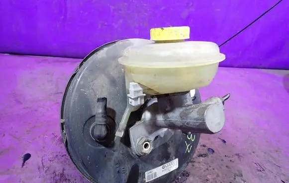 Audi A6 S6 C5 4B Master brake cylinder