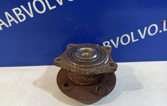 Volvo V70 Rear wheel hub 9173872