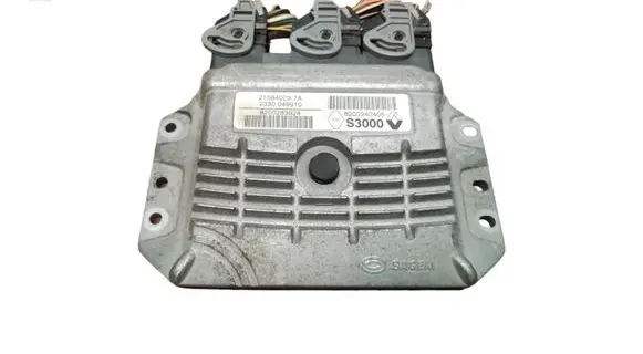 Renault Megane II Engine control unit/module 215840297A 8200242405 8200283924