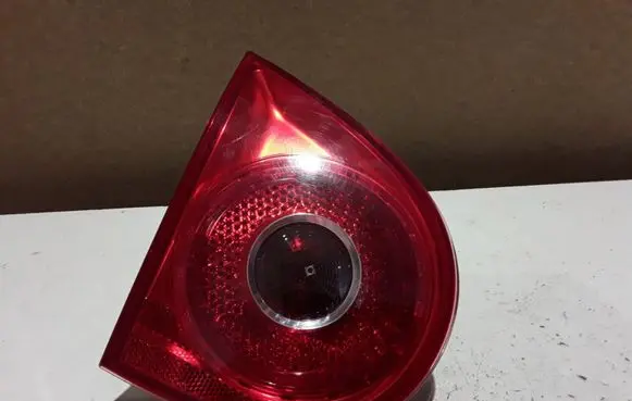 Volkswagen Golf V Tailgate rear/tail lights 1K6945093E