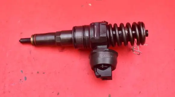 Audi A4 S4 B7 8E 8H Fuel injector 0414720314