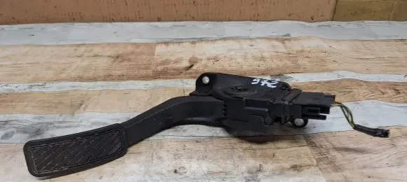 Ford Fiesta Accelerator throttle pedal 8V219F836AB 8V219F836