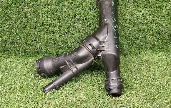 Audi A3 S3 8V Engine coolant pipe/hose 04L121026Q