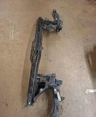 Mercedes-Benz Vito Viano W639 Top upper radiator support slam panel A6398800003