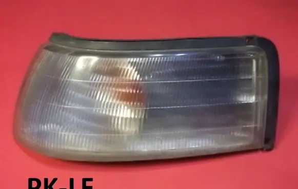 Mazda 626 Front indicator light 21061272L 082161529