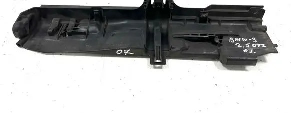 BMW 3 E90 E91 Radiator mount bracket 1710752491211 7524912 11074810