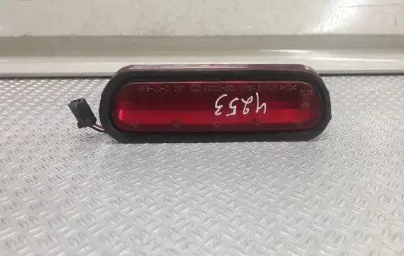 KIA Sorento Third/center stoplight 