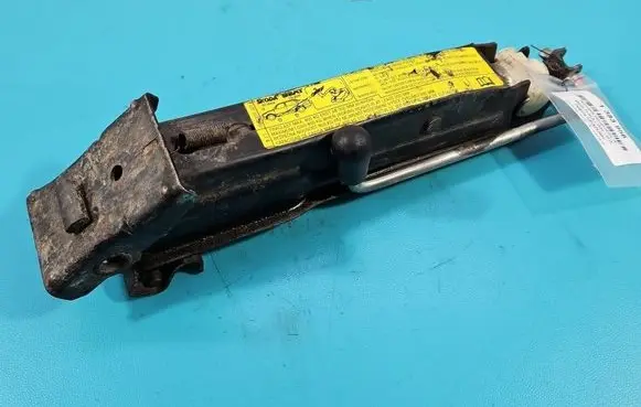 Skoda Octavia Mk1 (1U) Lift Jack 1U0011031A IMPRK1383956