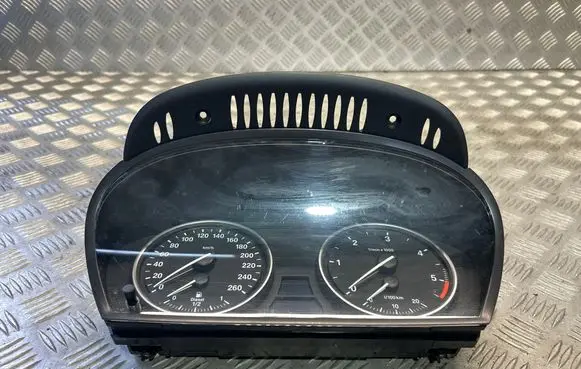 Speedometer (instrument cluster)