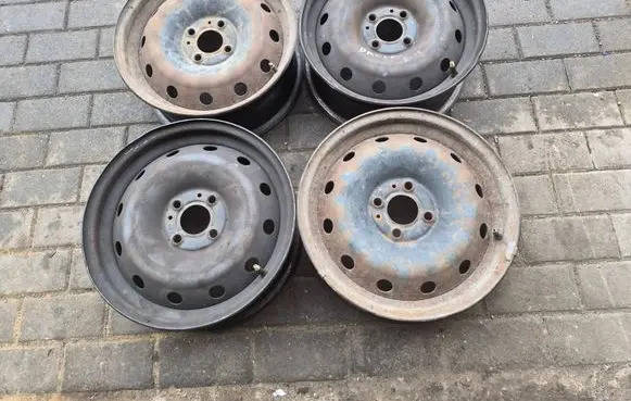Dacia Sandero R15 steel rim 