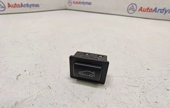 Tailgate opening switch