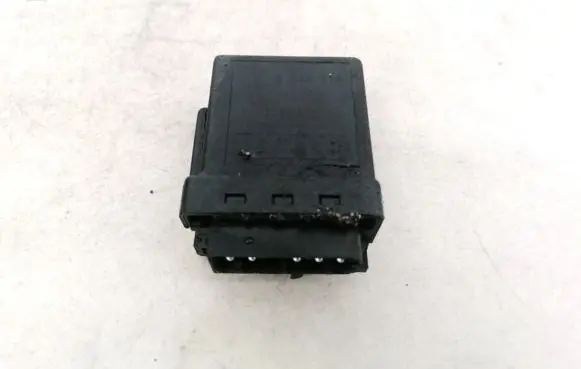 Glow plug pre-heat relay