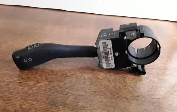 Volkswagen PASSAT B5 Indicator stalk 8L0953513G