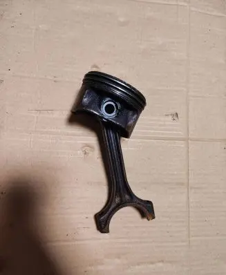 Audi A3 S3 8P Piston with connecting rod