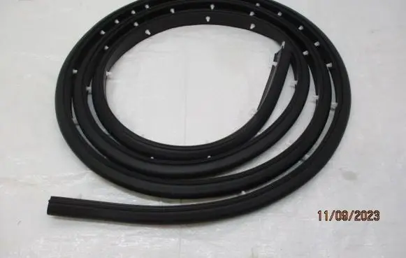 Peugeot 301 Front door rubber seal 9675587480