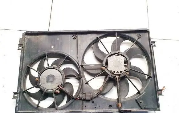 Volkswagen Touran I Radiator cooling fan shroud 1K0121207T