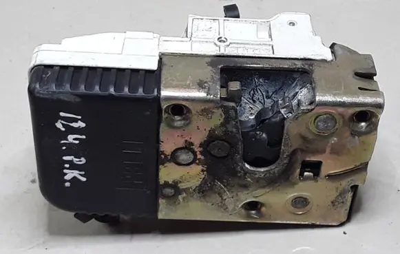 Peugeot 406 Front door lock