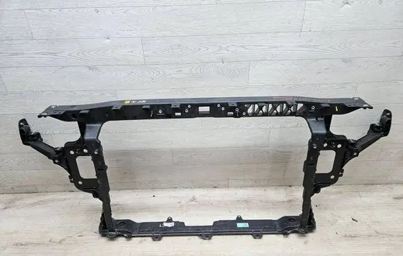 Hyundai i30 Radiator support slam panel 64101S0200