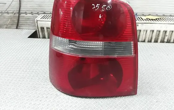 Volkswagen Touran I Rear/tail lights 1T0945257A