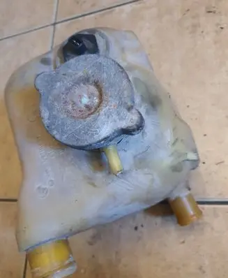 Volkswagen Transporter - Caravelle T3 Coolant expansion tank/reservoir 068121405D