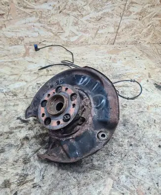Mercedes-Benz CLK A209 C209 Rear wheel hub A2030405