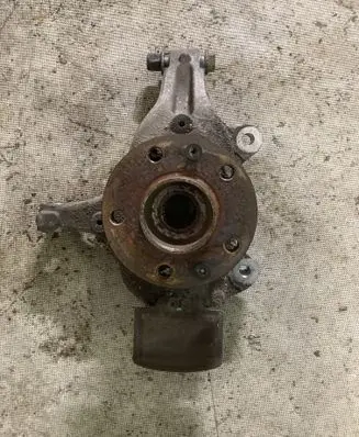 Renault Latitude (L70) Front wheel hub spindle knuckle 401336179R