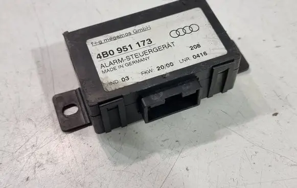 Audi A6 S6 C5 4B Alarm control unit/module 4B0951173
