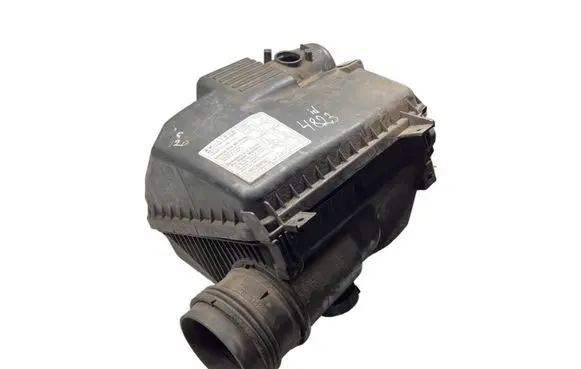 Toyota Land Cruiser (J120) Air filter box