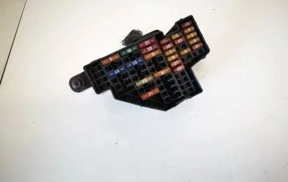 Volkswagen PASSAT B6 Fuse box set