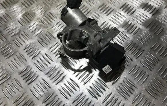 Toyota Avensis T250 Ignition lock contact 0501517 736-661-a