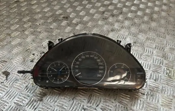 Mercedes-Benz E W211 Speedometer (instrument cluster) A2115405647