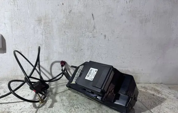 Mercedes-Benz E W211 Tailgate hydraulic pump motor A2118209426 73666511 A218000435