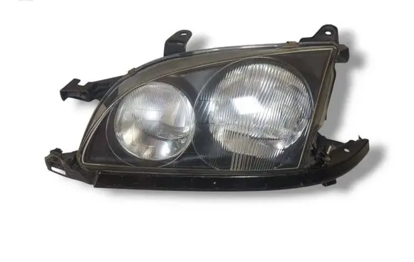 Toyota Avensis T220 Headlight/headlamp 54533366