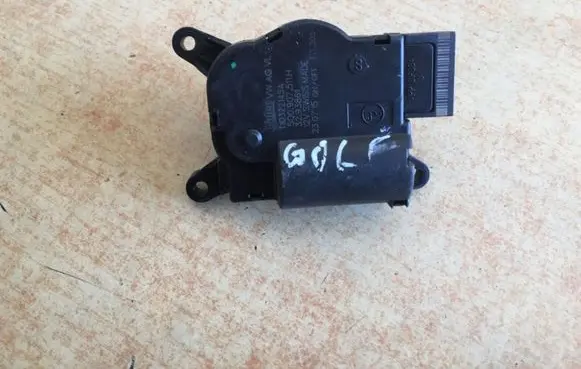 Volkswagen Golf VII Heater blower fan relay 5Q0907511H