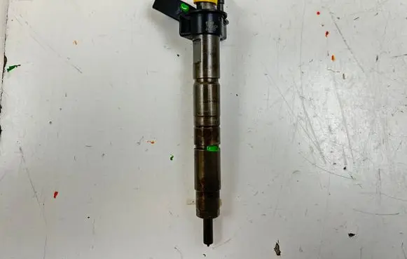 BMW X5 E70 Fuel injector 7805430
