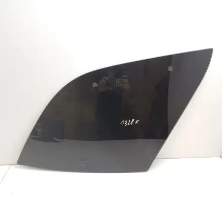 Mercedes-Benz ML W163 Rear side window A1636702350