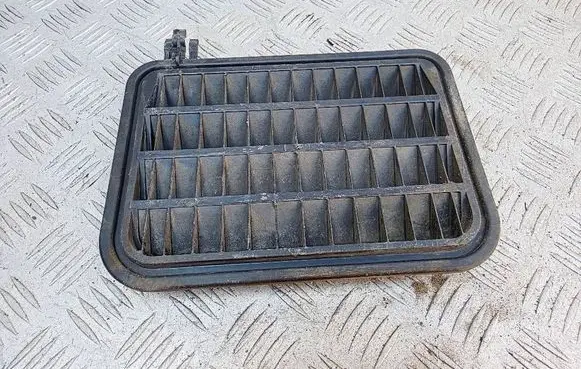 Mercedes-Benz CL C140 Quarter panel pressure vent 1408300042