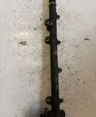 Mercedes-Benz E W211 Fuel main line pipe A6110700095 045214004