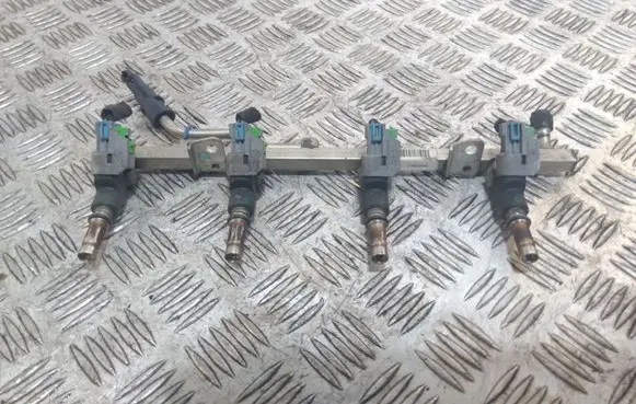 Opel Astra H Fuel injectors set 55559375